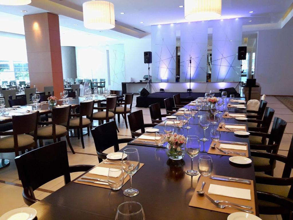 Restaurant, Hilton Mendoza in Mendoza