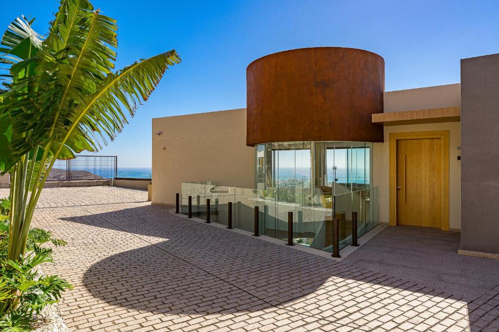 Serenity Heights - Luxury Concierge Services - 3