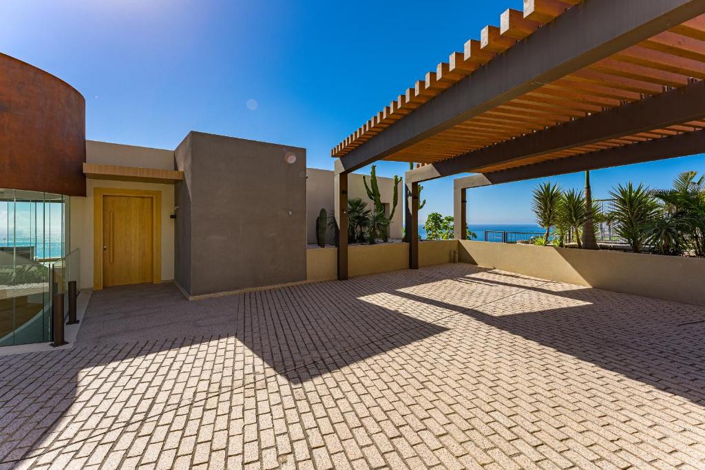 Serenity Heights - Luxury Concierge Services - 5