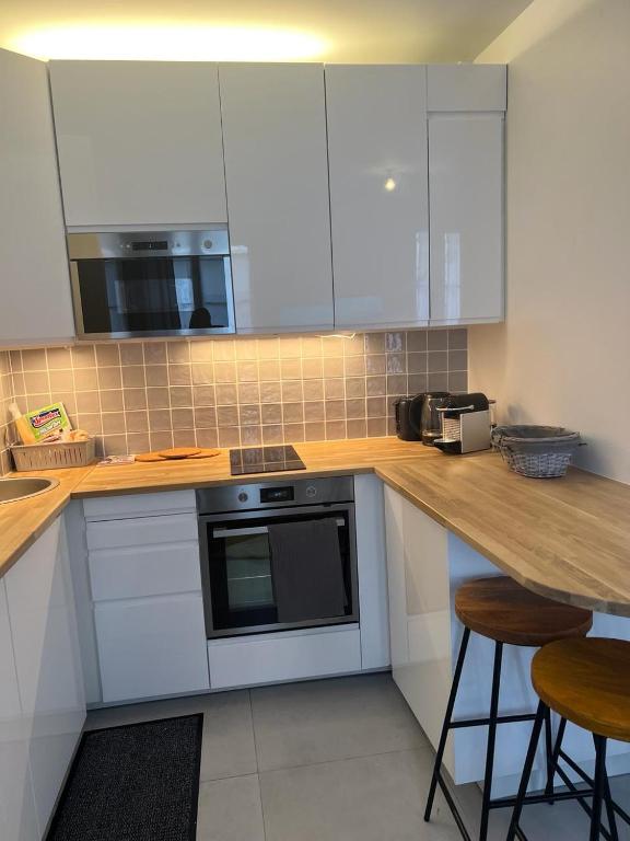 Montmartre Sacré Cœur Appartement Refait à Neuf Paris 18ème - 4 P - 5