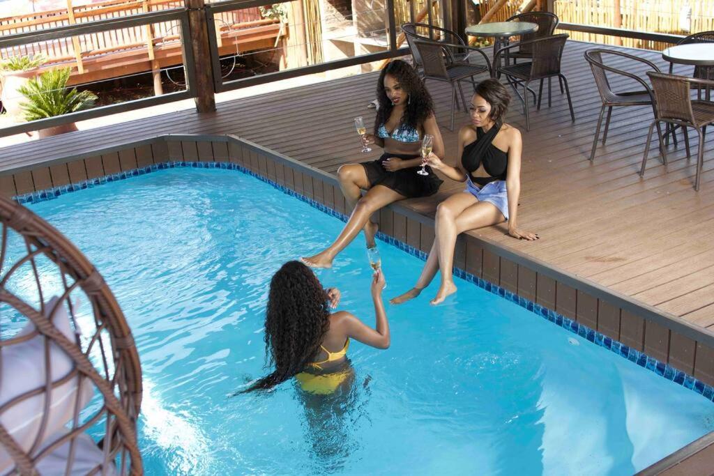 Falcon Lodge (ET), Bela-Bela