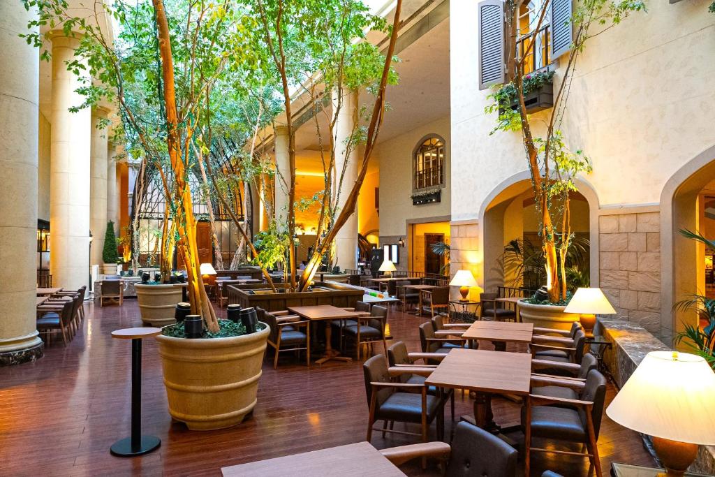 Shared lounge/TV area