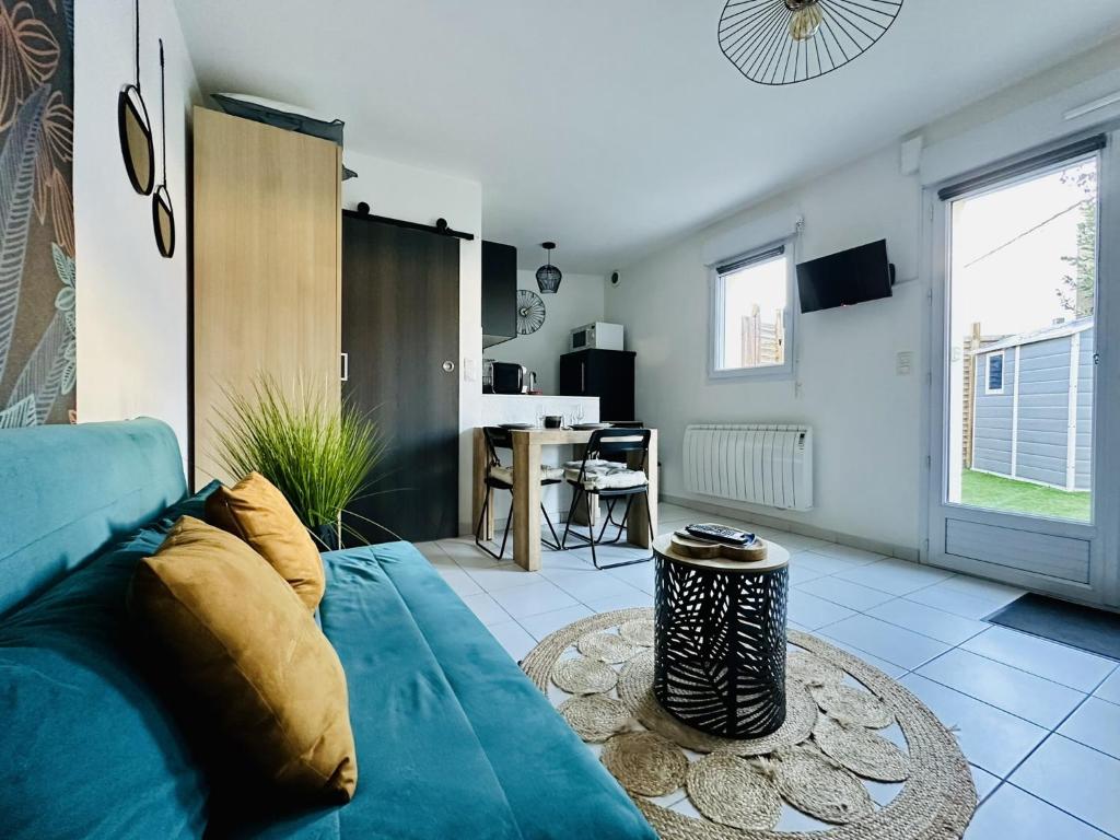 Charmant studio rénové, quartier Saint Michel, proche centre-ville - Les Sables - 2