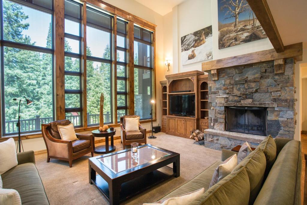 Silver Aspen - Five Bedroom Loft Luxury Townhome Hotel Room, Solitude