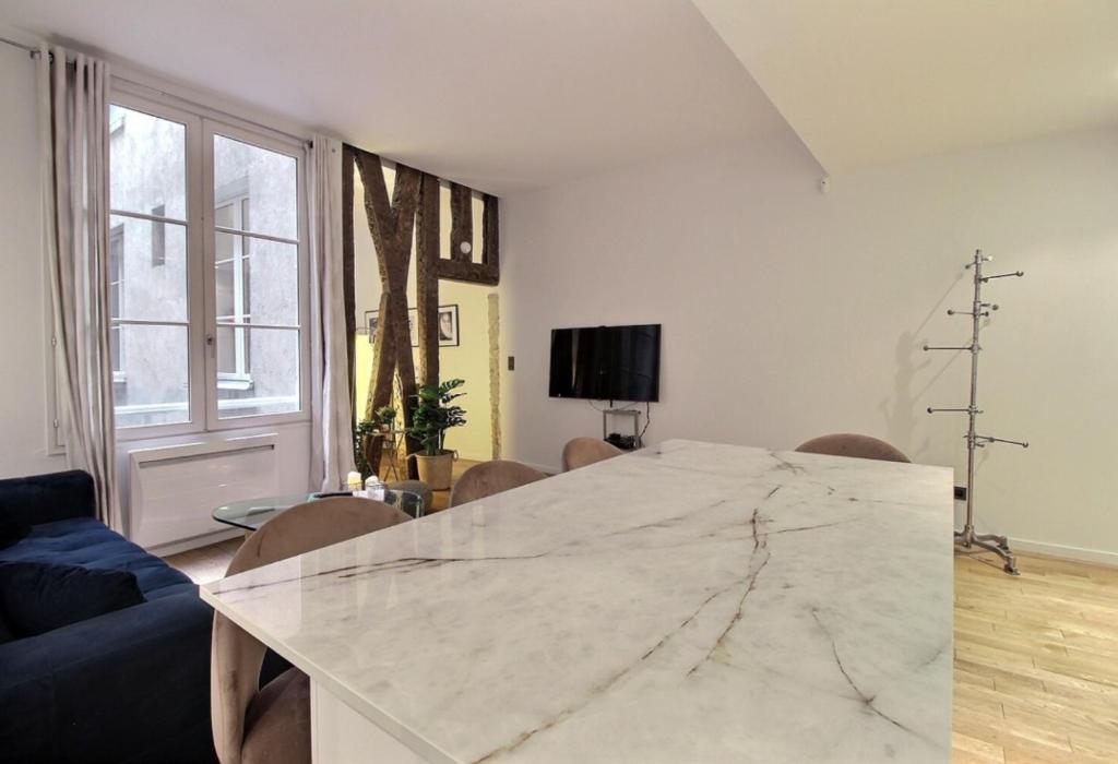 APPARTEMENT PARIS - LOUVRE & RIVOLI - 5