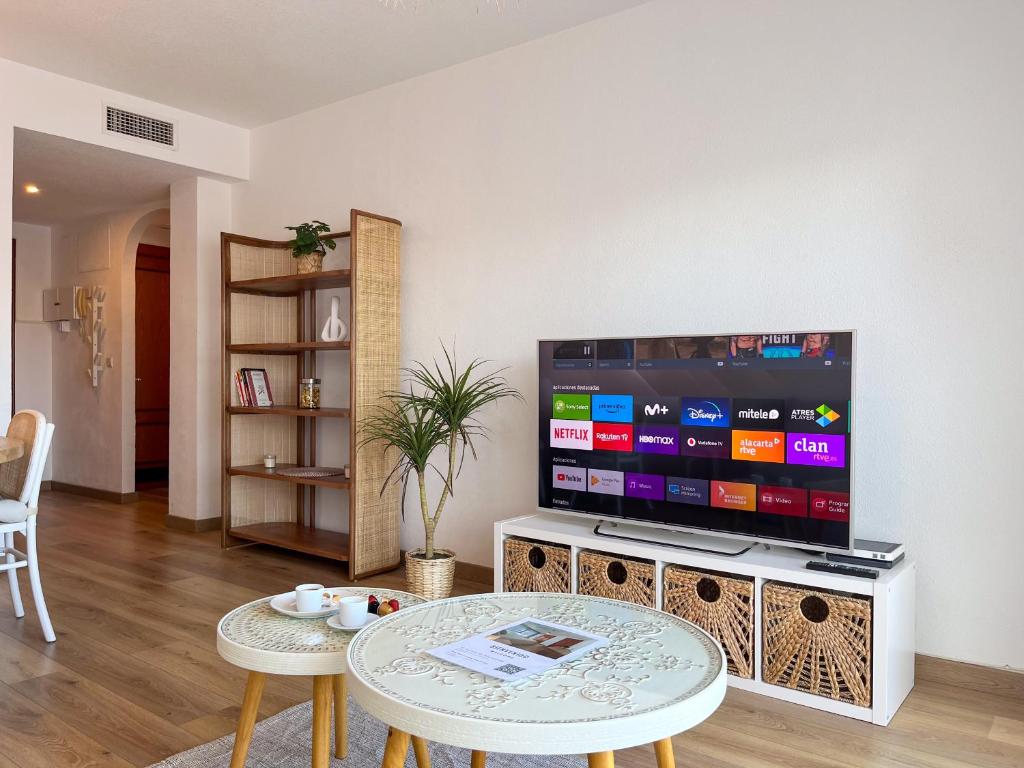 Appartement spacieux avec terrasse et piscine - 3