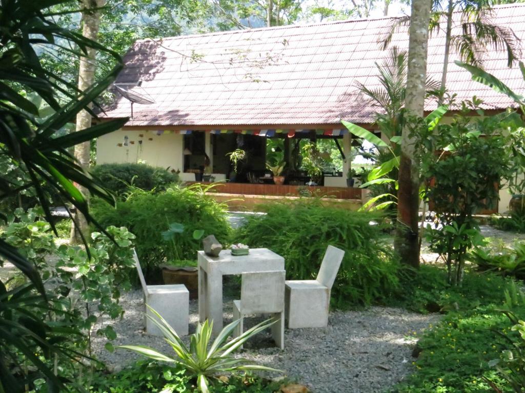 Exterior view, Manora Garden B &B in Phang Nga