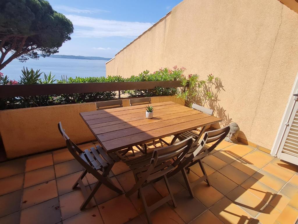 Triplex 4 pièces, vue mer, piscine, parking, animaux admis à Sainte-Maxime - FR-1-780-44 - 2