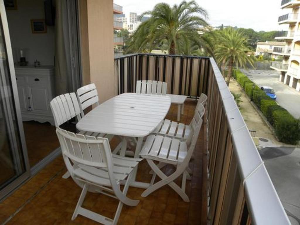 Appartement 3 pièces avec piscine et parking à Sainte-Maxime - FR-1-780-56 - 2