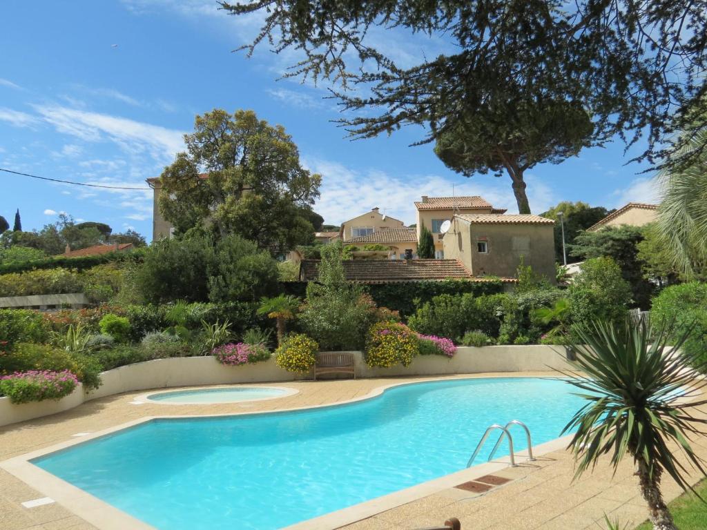 Appartement 2 pièces climatisé avec parking et piscine à Sainte-Maxime - FR-1-780-63 - 1