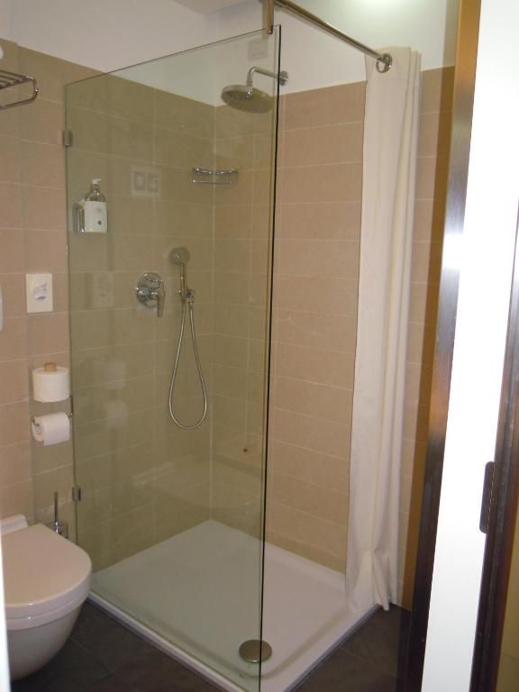 Beach Hotel Du Lac Malcesine — Hotel rooms in Malcesine, Veneto