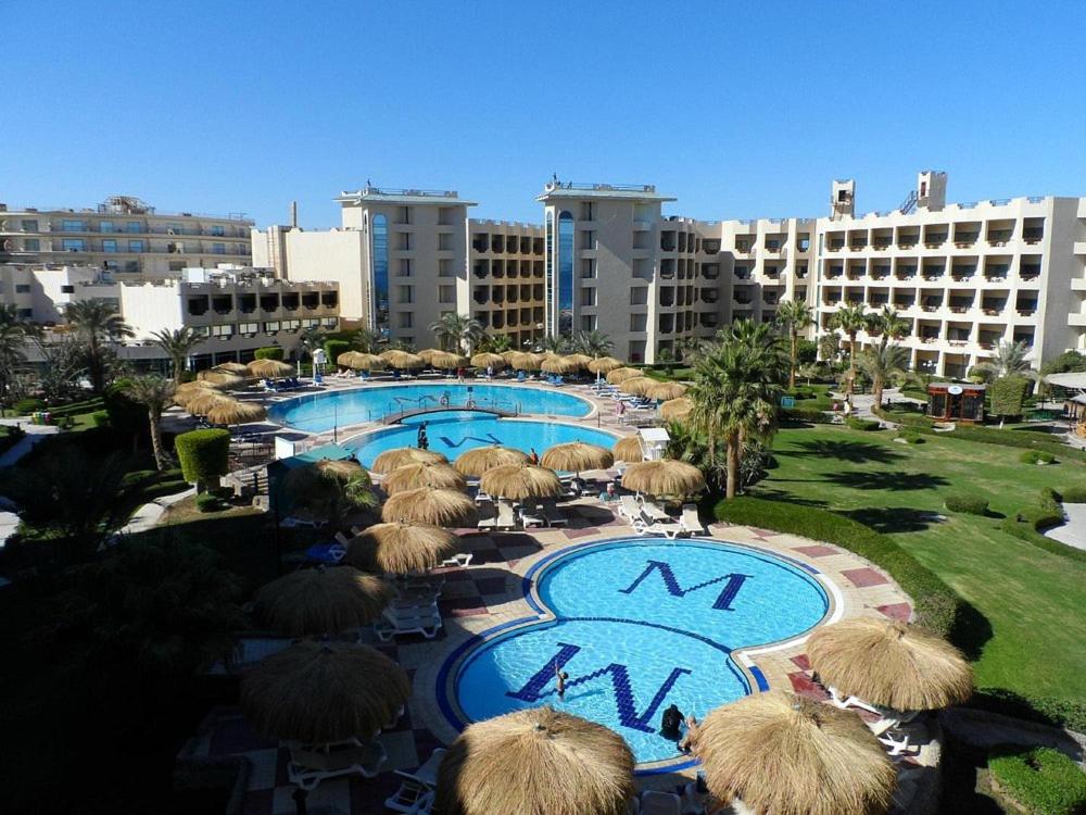 Moreno Horizon Spa and Resort — Swimming pool in Hurghada, Red Sea