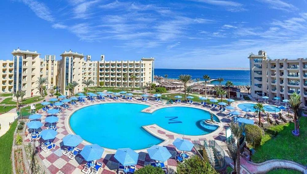 Moreno Horizon Spa and Resort — Swimming pool in Hurghada, Red Sea
