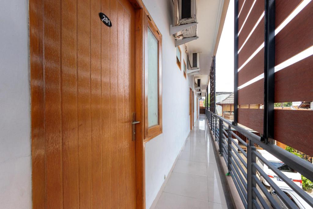 ドゥパセバン ジャカルタ ミトラ レッドドアーズ (Dpaseban Jakarta Mitra RedDoorz) 外観