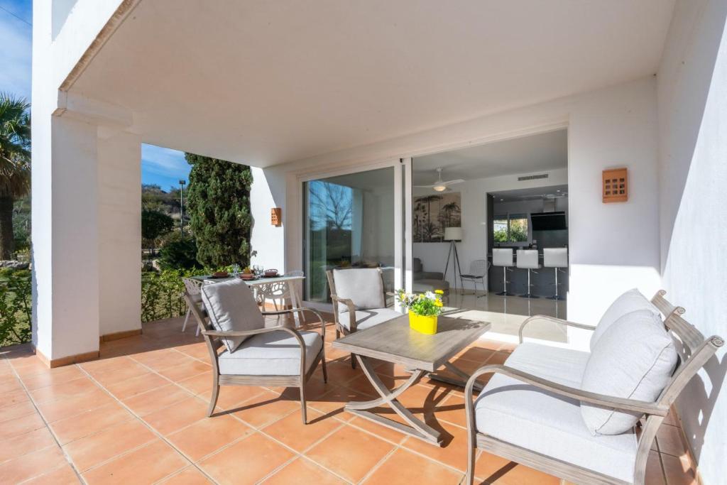 AL-104 Estepona - Apartment - Alcazaba Lagoon 2 Bedroom - 3