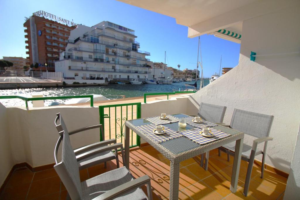 Global Immo 3338 NIRVANA, Roses