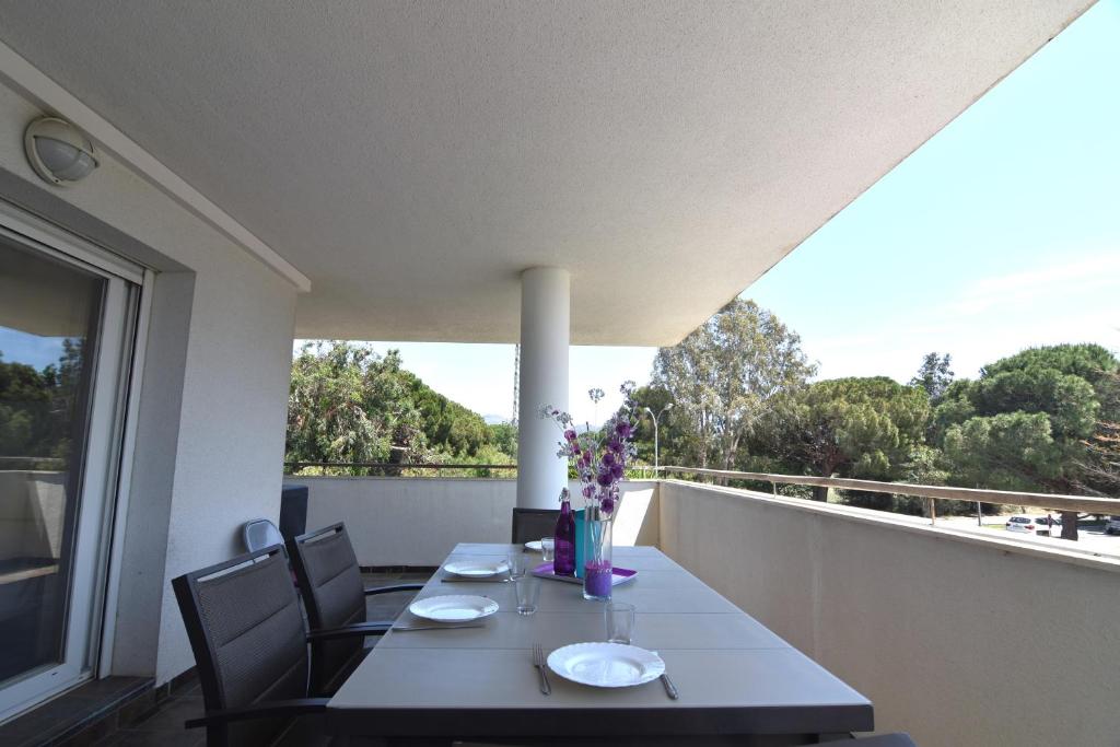RNET - PORTOMAR 126 - Apartamento en Santa Margarita, Roses: Gran Terraza, Aire Acondicionado, Parking. - 2