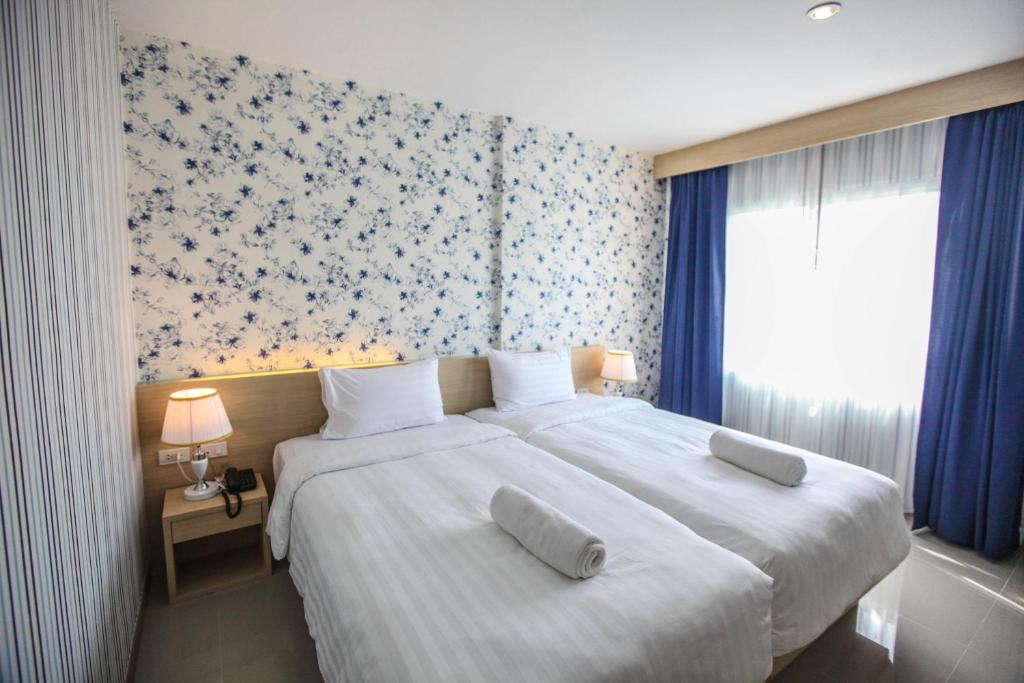 Ocean and Ole Patong