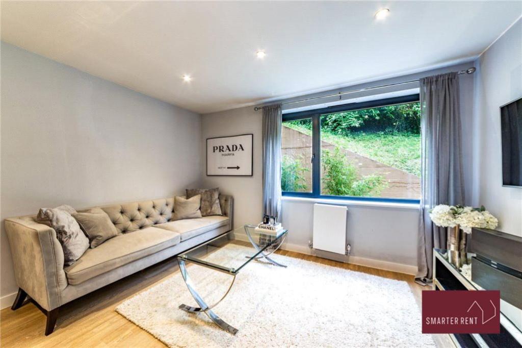 Wooburn Green - Modern One Bedroom Apartment, Bourne End