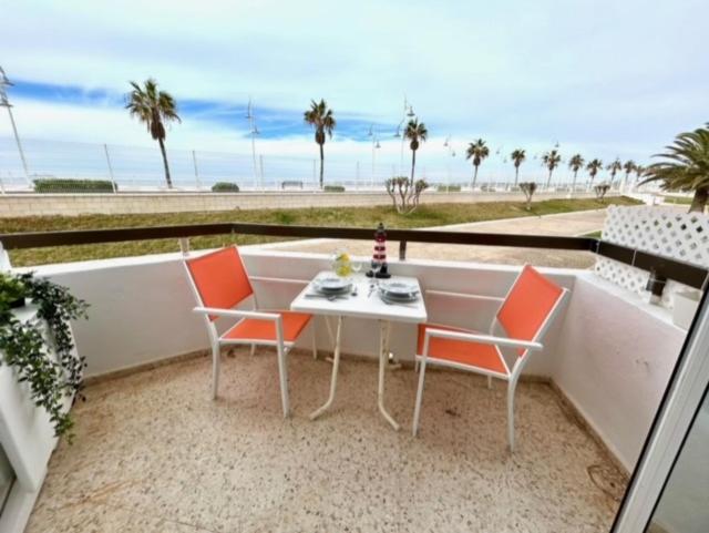 GATU VALDEPLAYA 1ª linea playa piscina parking 3 dormit 2 baños, " Preferente mayores de 21 años y familias " - 2
