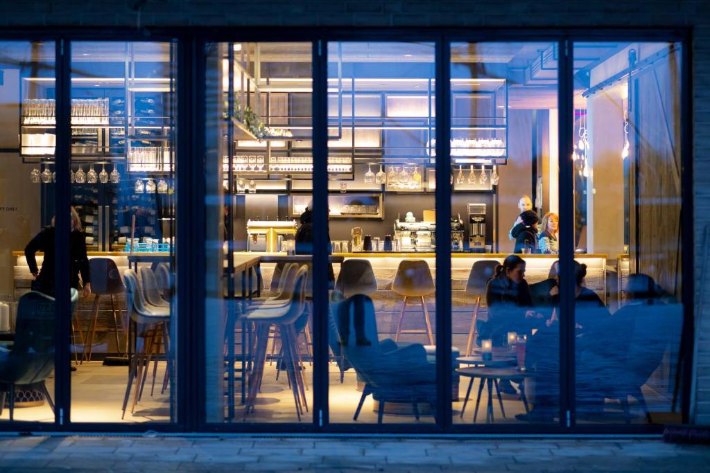Bar/lounge