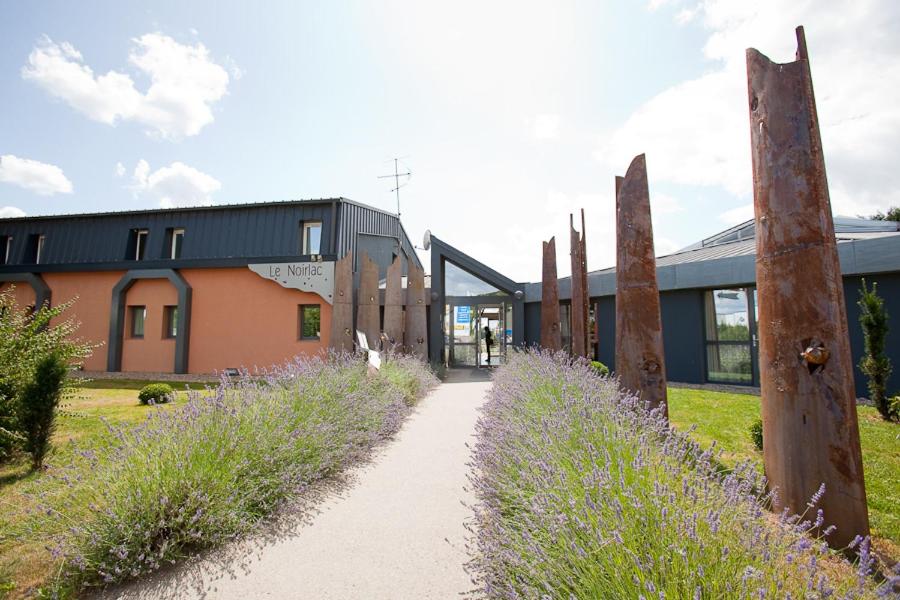Le Noirlac — Hotel in Saint-Amand-Montrond