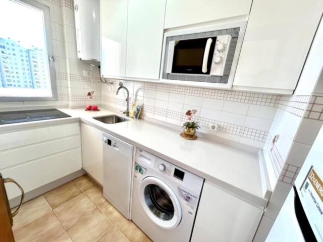 GATU DULCE junto playa, terraza, aire acc, parking, piscina , " Preferente mayores de 21 años y familias " - 4
