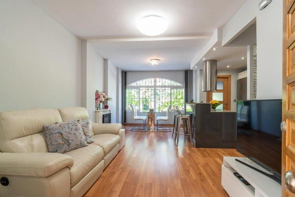 Bright Apartment Torrevieja + Pool - 2