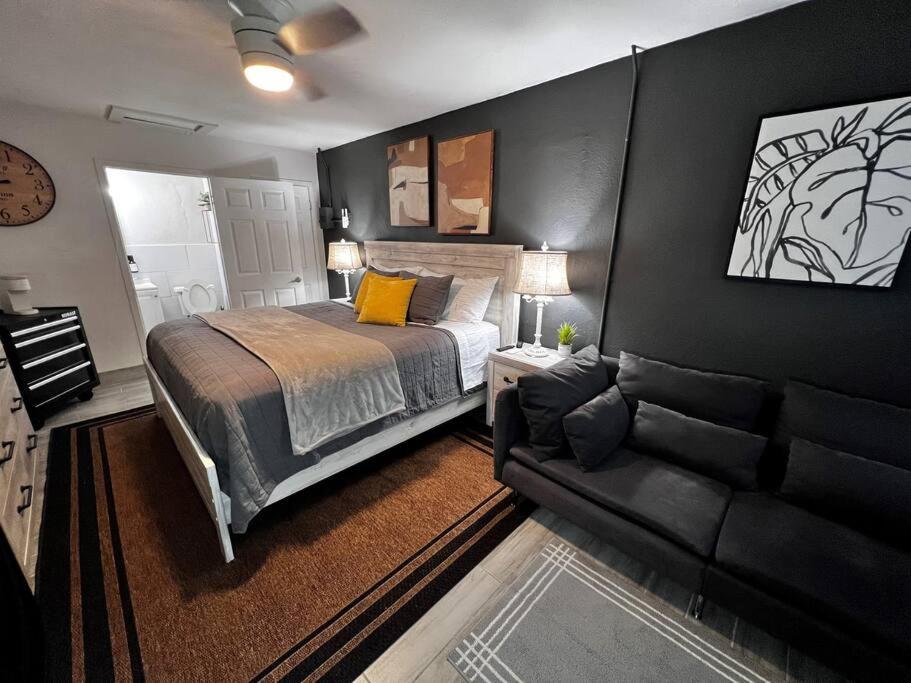 Special - Xtra Comfy - King Bed, Pahokee