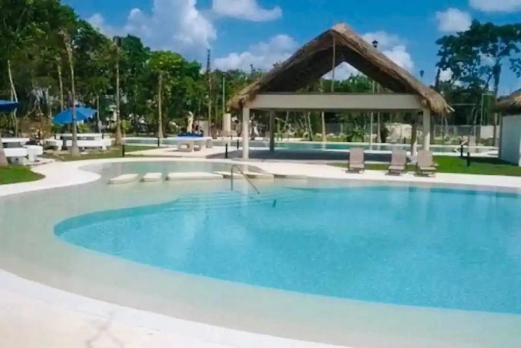 Exclusive building 6 people 3 cable televisions 3 swimming pools balcony, - 1