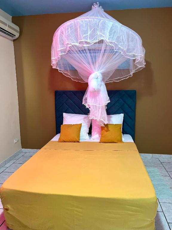 L’Escapade, Fond Fleury