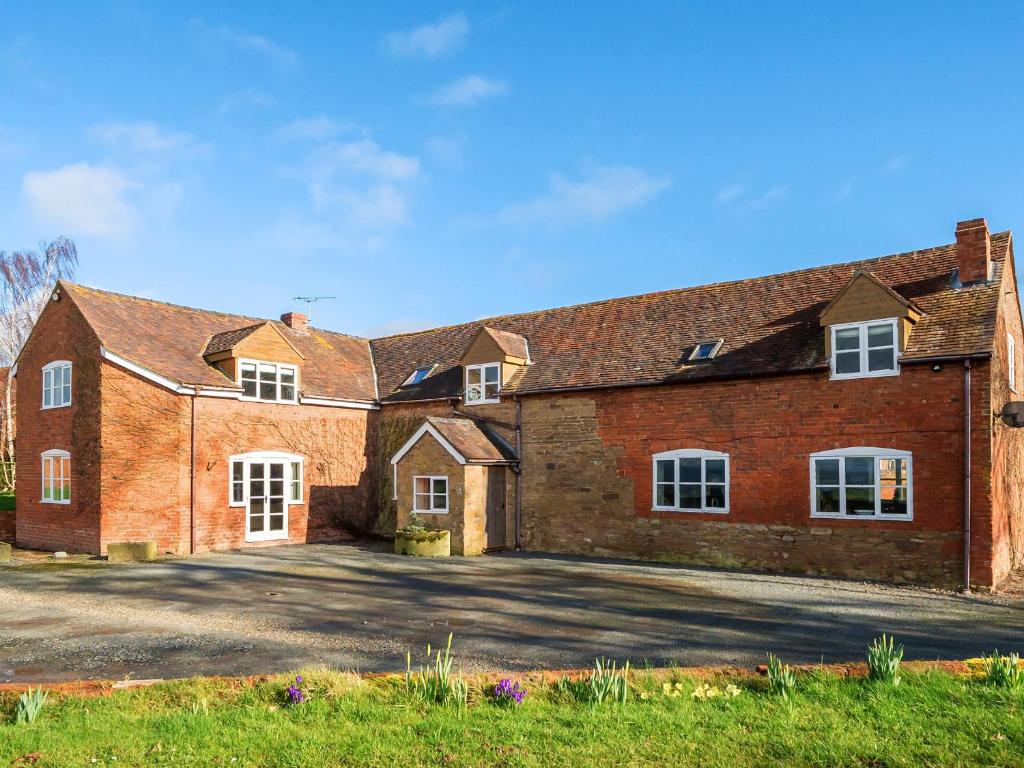 The Chestnuts, Tenbury