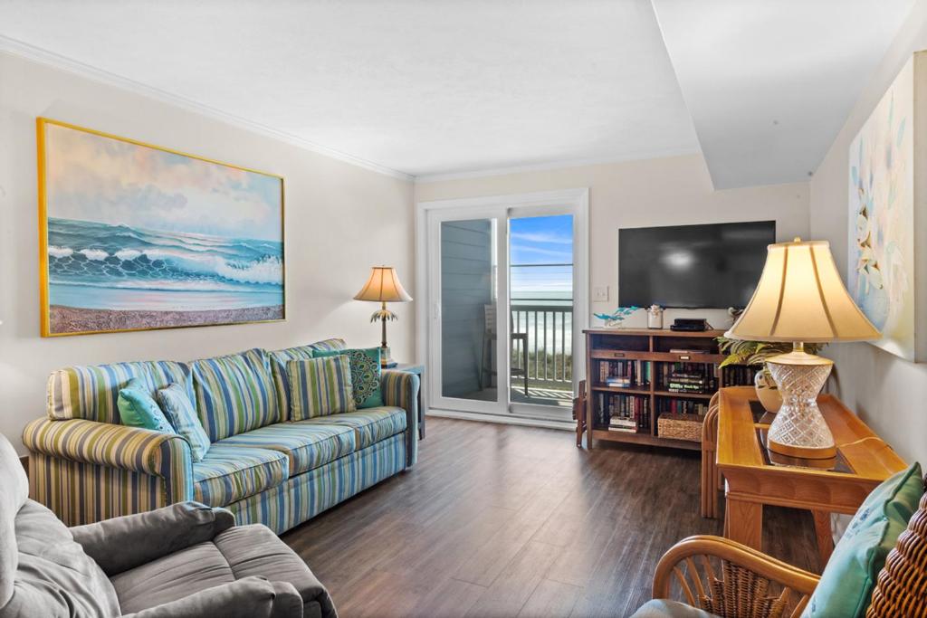 A Summer Place Unit B8 is Small Dog Friendly and oceanfront in Cherry Grove, Myrtle Beach