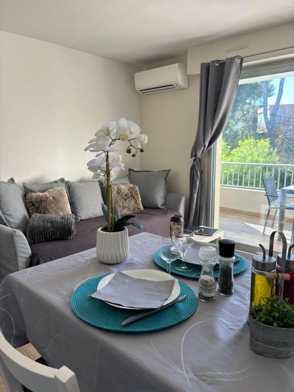 Proche Centre SANARY Studio climatisé 4 personnes - 2