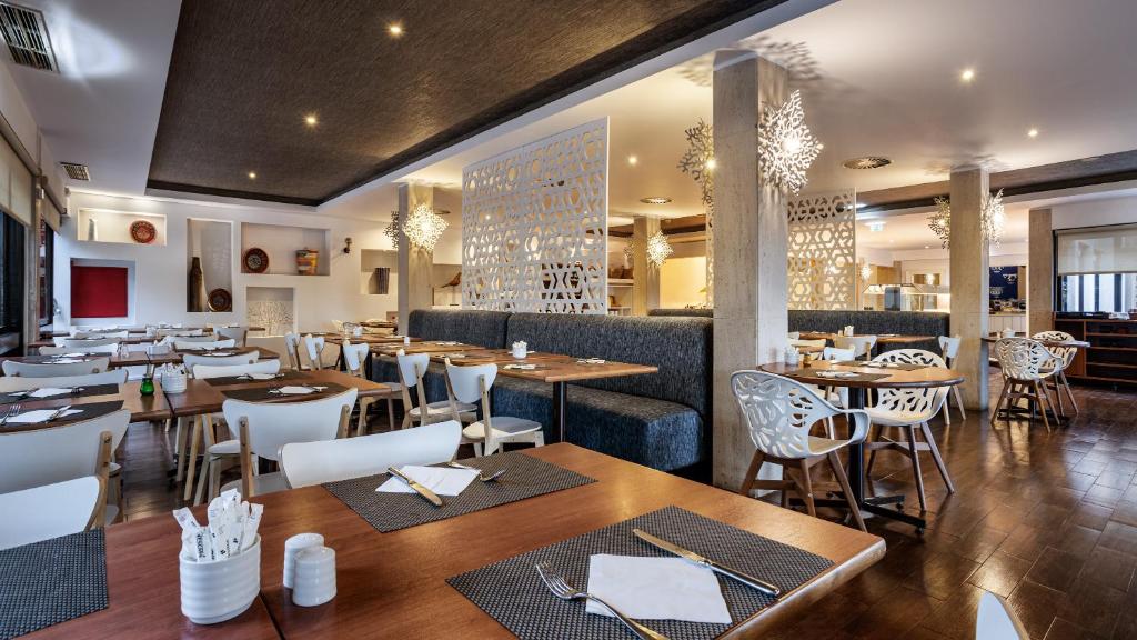 Restaurant, Pestana Alvor Atlantico Residences Beach Suites in Alvor