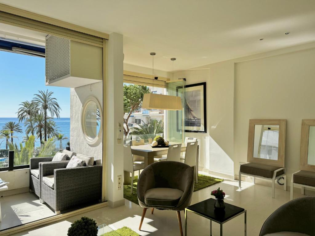 Seafront Skol Marbella Center by EaW Homes - 5