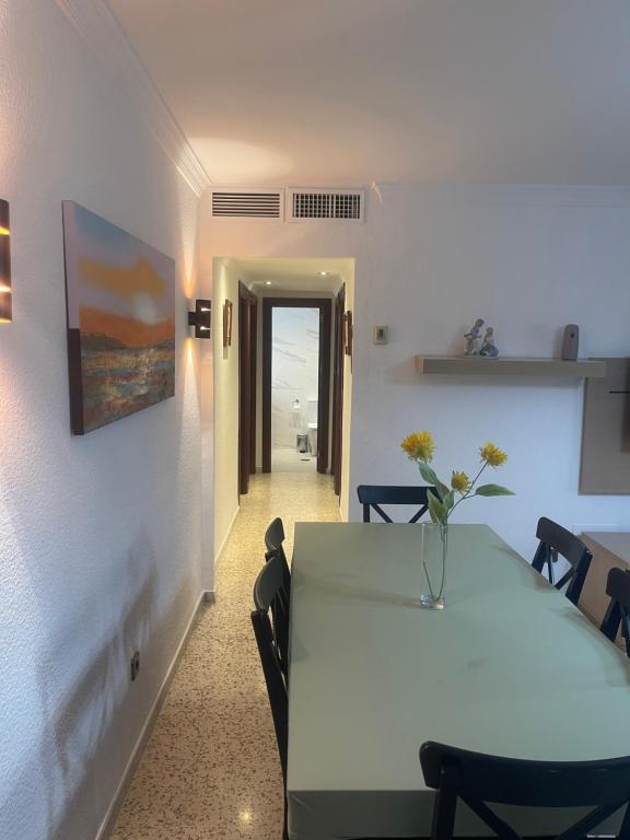 GRAN Y MAGNÍFICO APARTAMENTO EN MáLAGA - 4