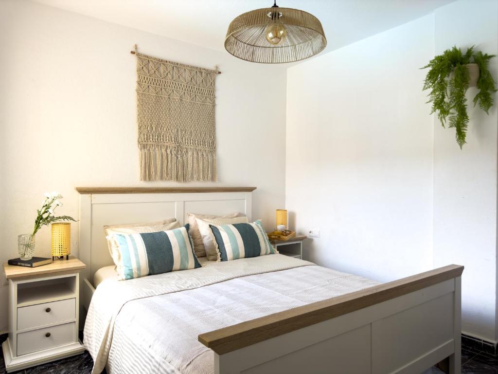 Amazing 3-bedroom apartment. Pool and sea view! - 4