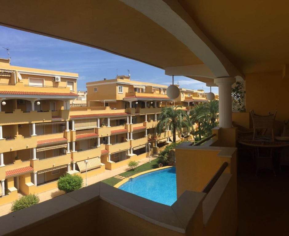 Apartamento con terraza de 100m2 - 3