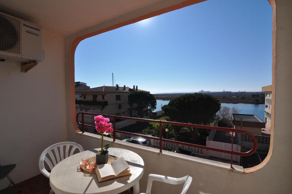 RNET - IR 1-48 - Studios Roses Costa Brava, Roses