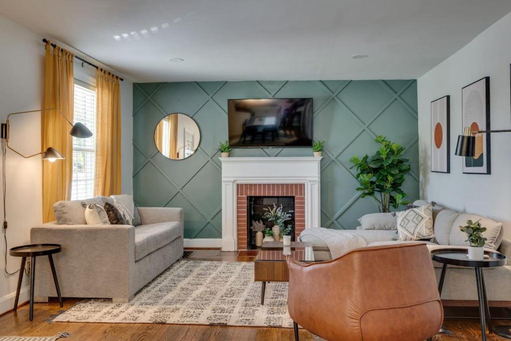 Charming Home with 4 Bedroom 6 Beds in Hillsboro Village, Nashville