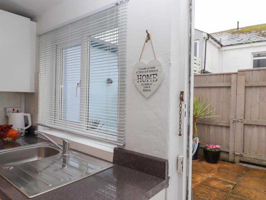 Clements Cottage, Paignton photo 8