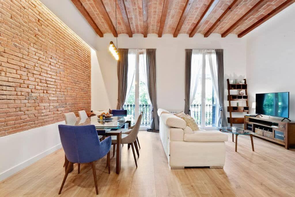 The Collection Barcelona - Arc de Triomf Luxury Modern 2-Bedroom 2-Bathroom, Barcelona
