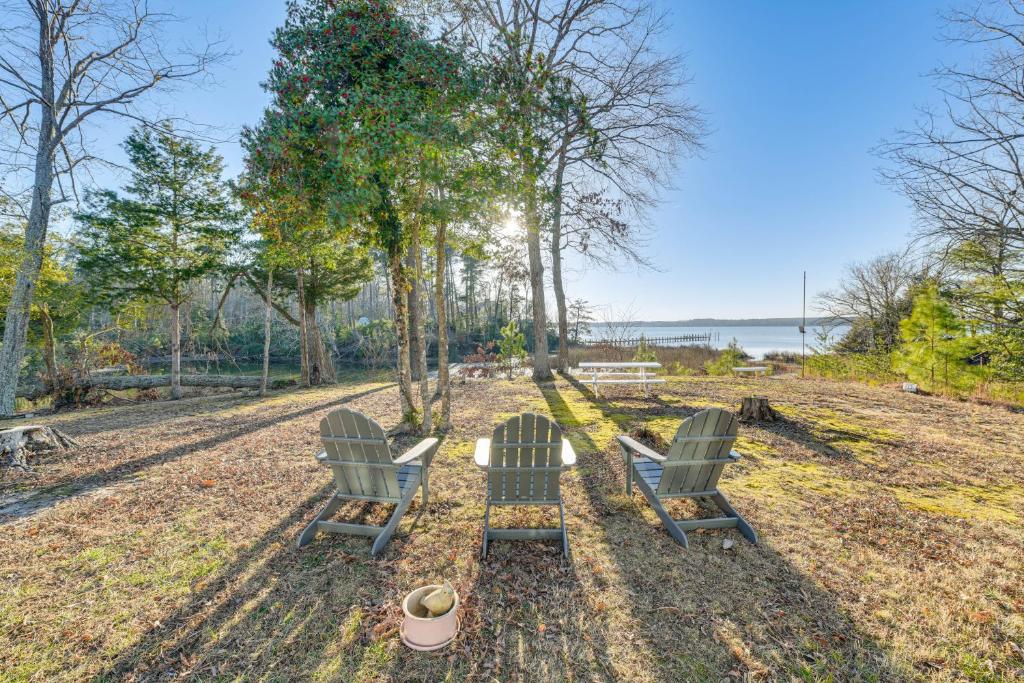Tranquil River House with Grill and Views, Near Town!