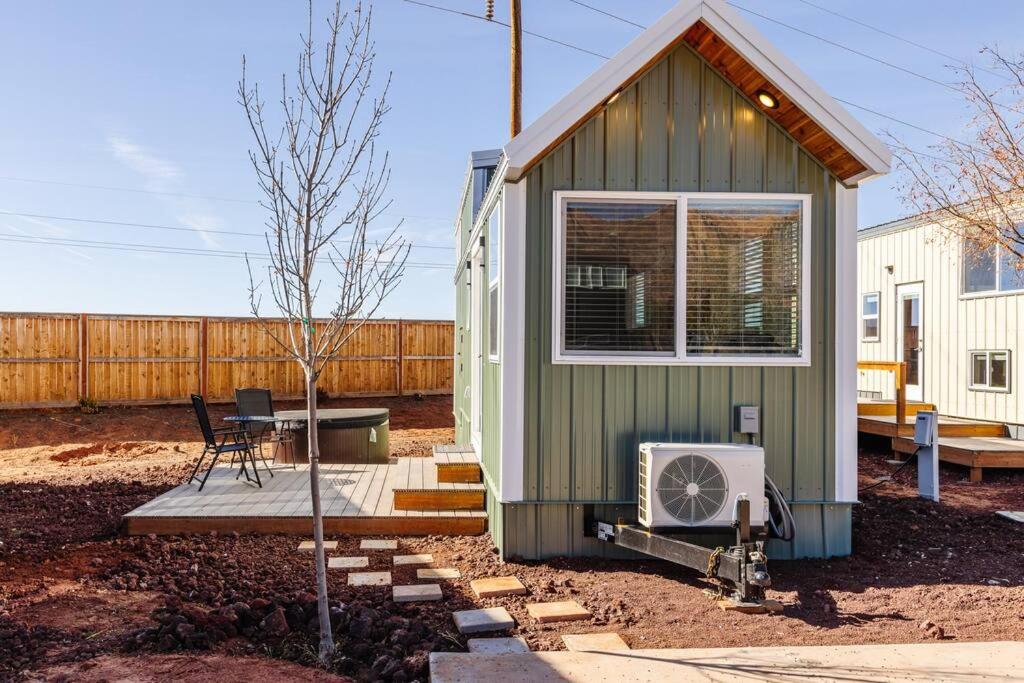 The Scenic Route, Apple Valley