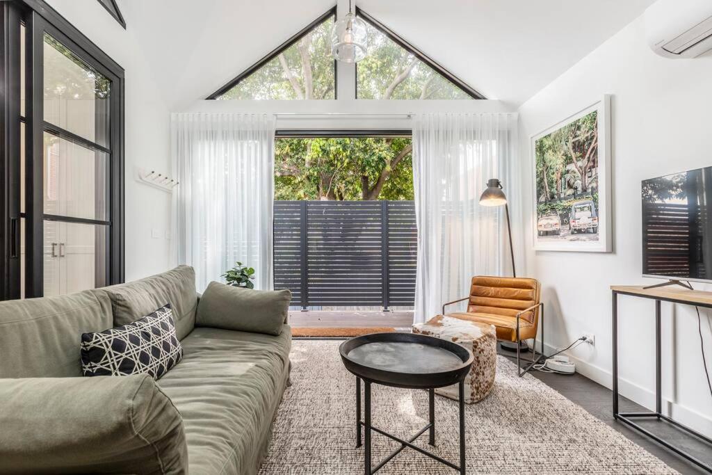 The Little Sage - A Lodge-style Urban Retreat, Melbourne