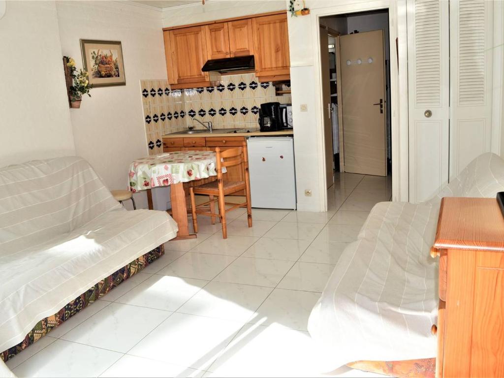 Studio climatisé, accès piscine, terrasse, proche plage et commerces - FR-1-226B-179 - 4