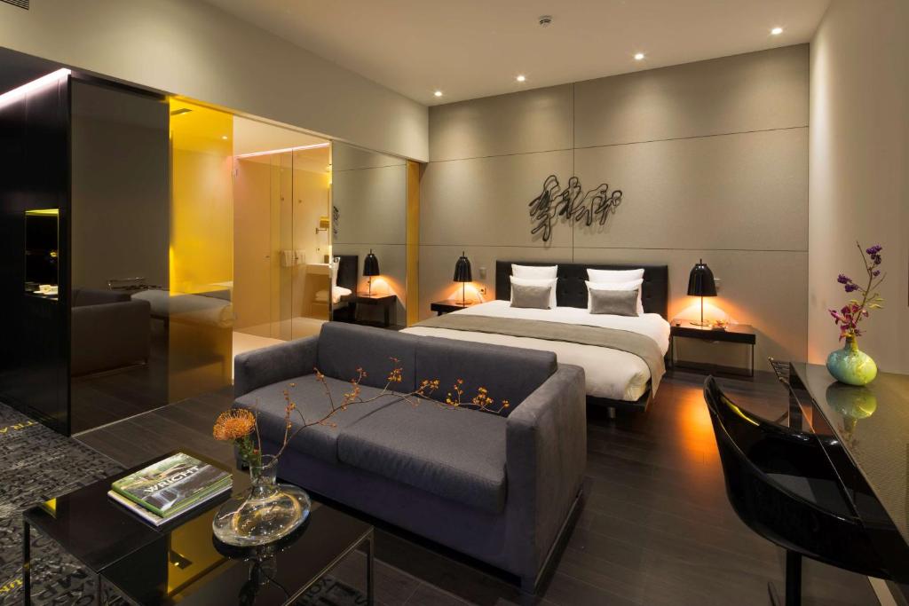 Amsterdam artotel Amsterdam, powered by Radisson Hotels room