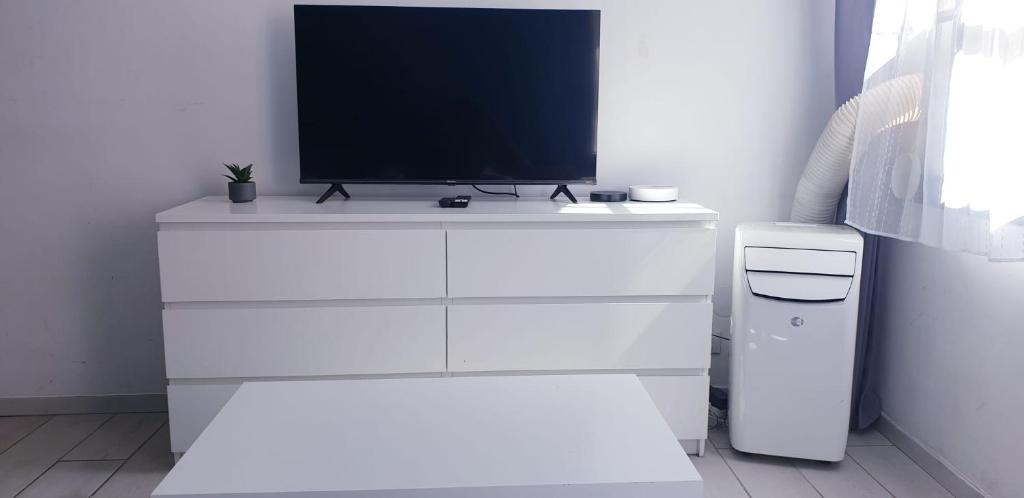 HYPER Centre-Lumineux-Clim-Wifi - 4