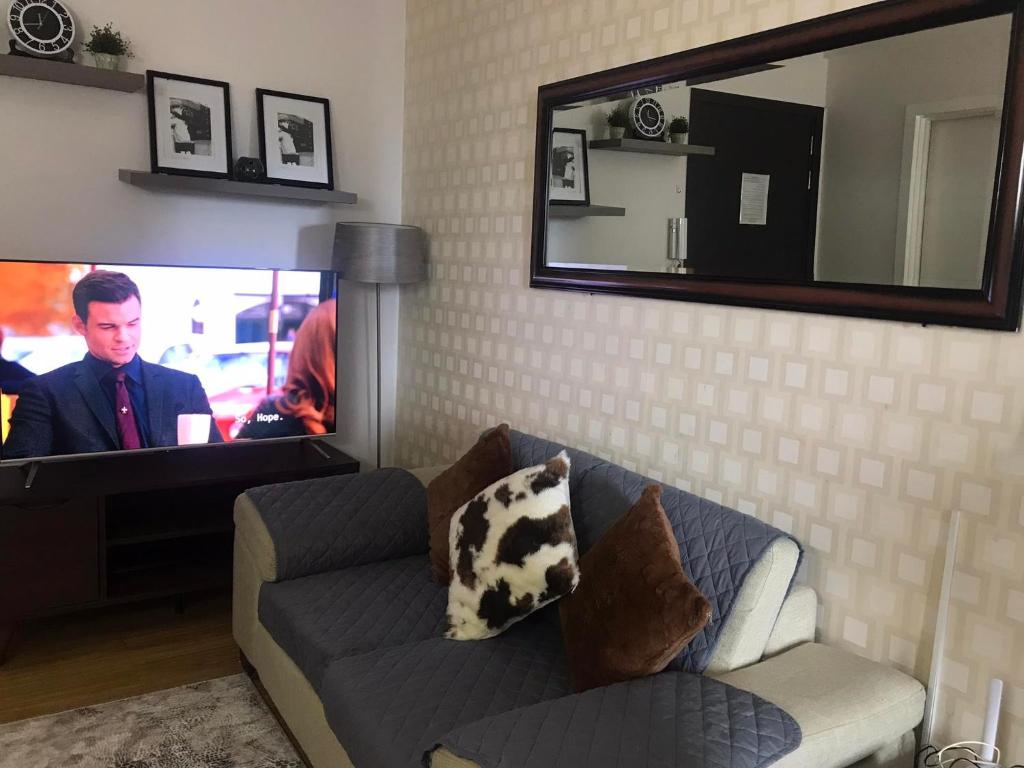 Simple Yet Lovely 2BR Unit in Acqua Private Residences, Manille